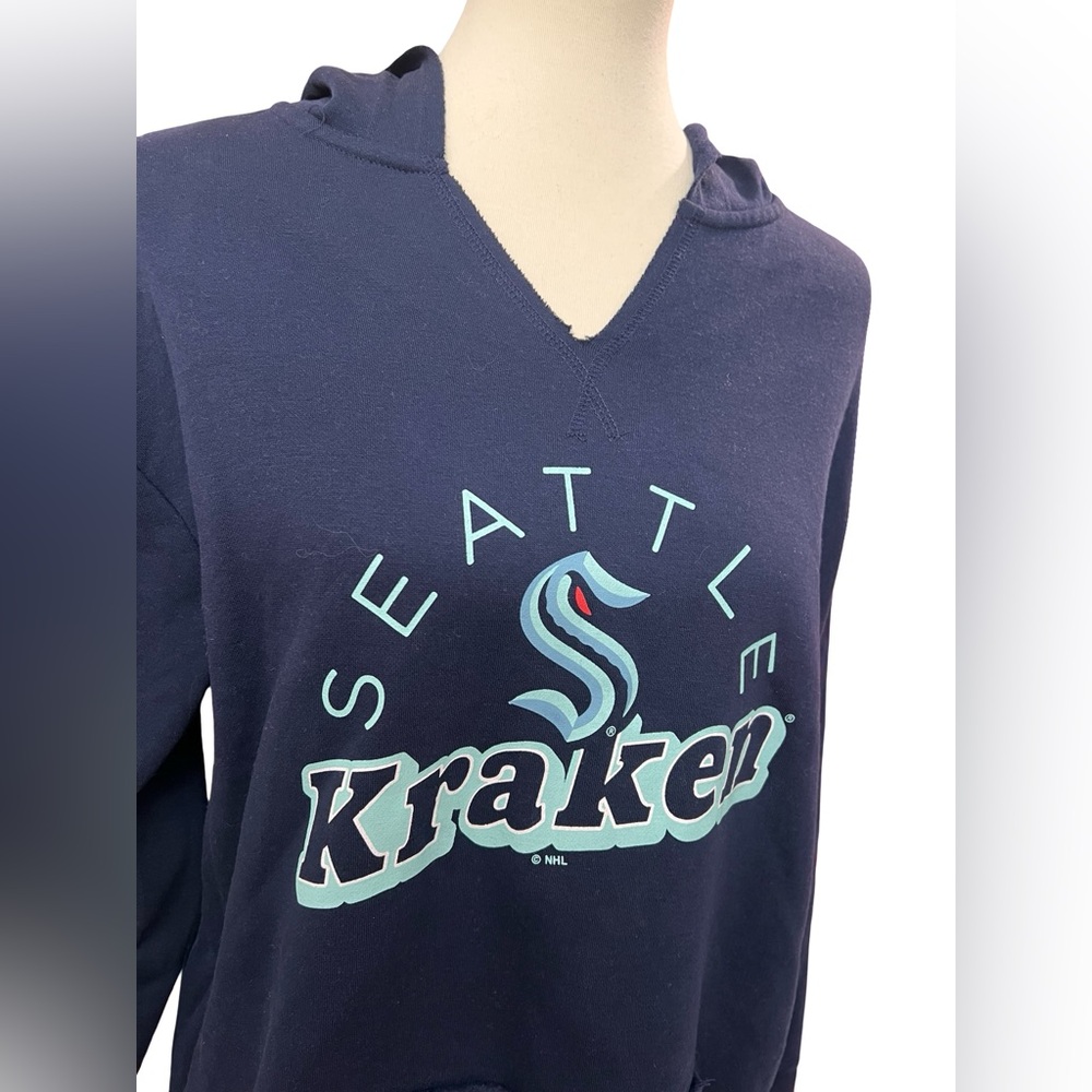 NHL Seattle Kraken Women’s Navy Blue Hoodie size Medium, trendy raw edge hem - Picture 3 of 9